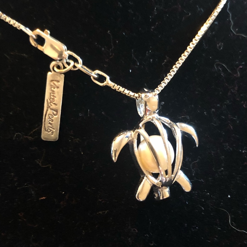 Vantel pearl necklace